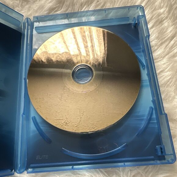 Rambo 1-3 Blu-ray Box Set - Picture 15 of 16
